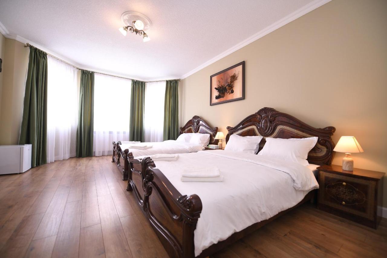 Absolut Guest house *